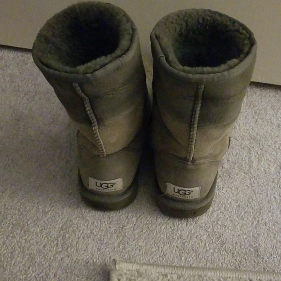 Ugg Boots - Picture 2 of 6